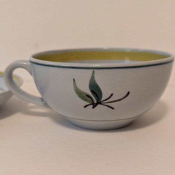 Vintage Handpainted Arabia Finland Windflower Teacup and Saucer - Picture 6 of 11